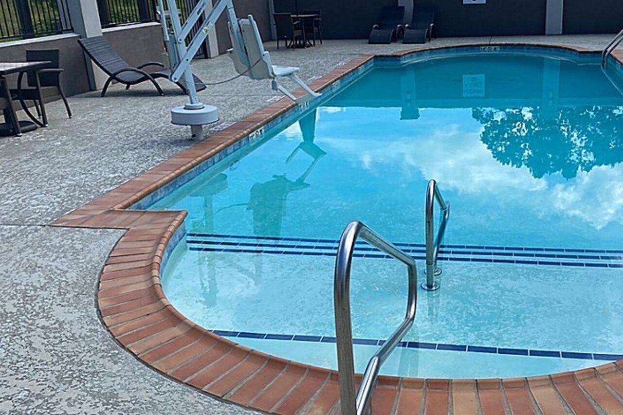 Holiday Inn Express & Suites Pineville-Alexandria Area Экстерьер фото